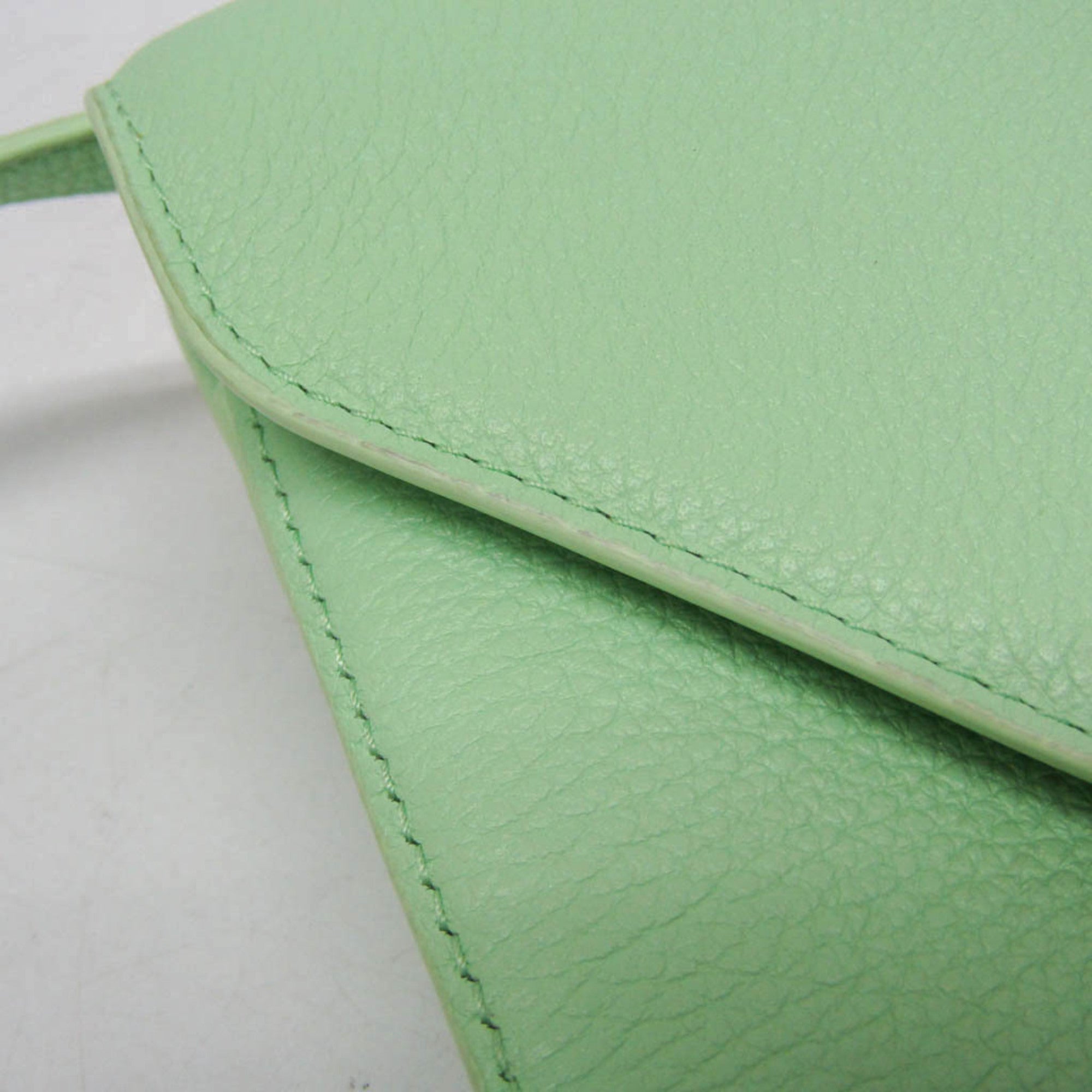 Bottega Veneta Mount Leather Green Leather Shoulder Bag Bag (Pre-Owned)