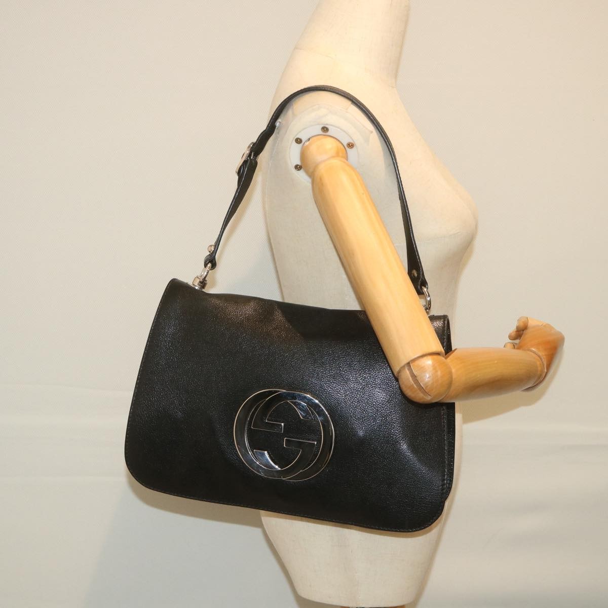 Gucci Blondie Flap Leather Black Leather Shoulder Bag Bag (Pre-Owned)