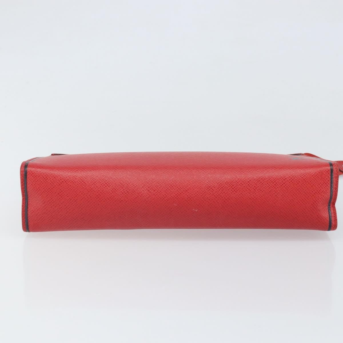Louis Vuitton Pochette Voyage Taiga Leather Red Leather Clutche & Pouche Bag (Pre-Owned)