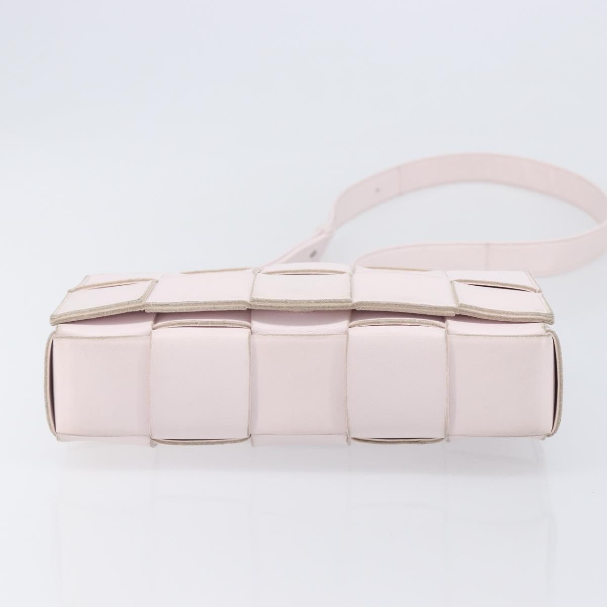 Bottega Veneta Cassette Maxi Intrecciato Leather Pink Leather Crossbody Bag Bag (Pre-Owned)