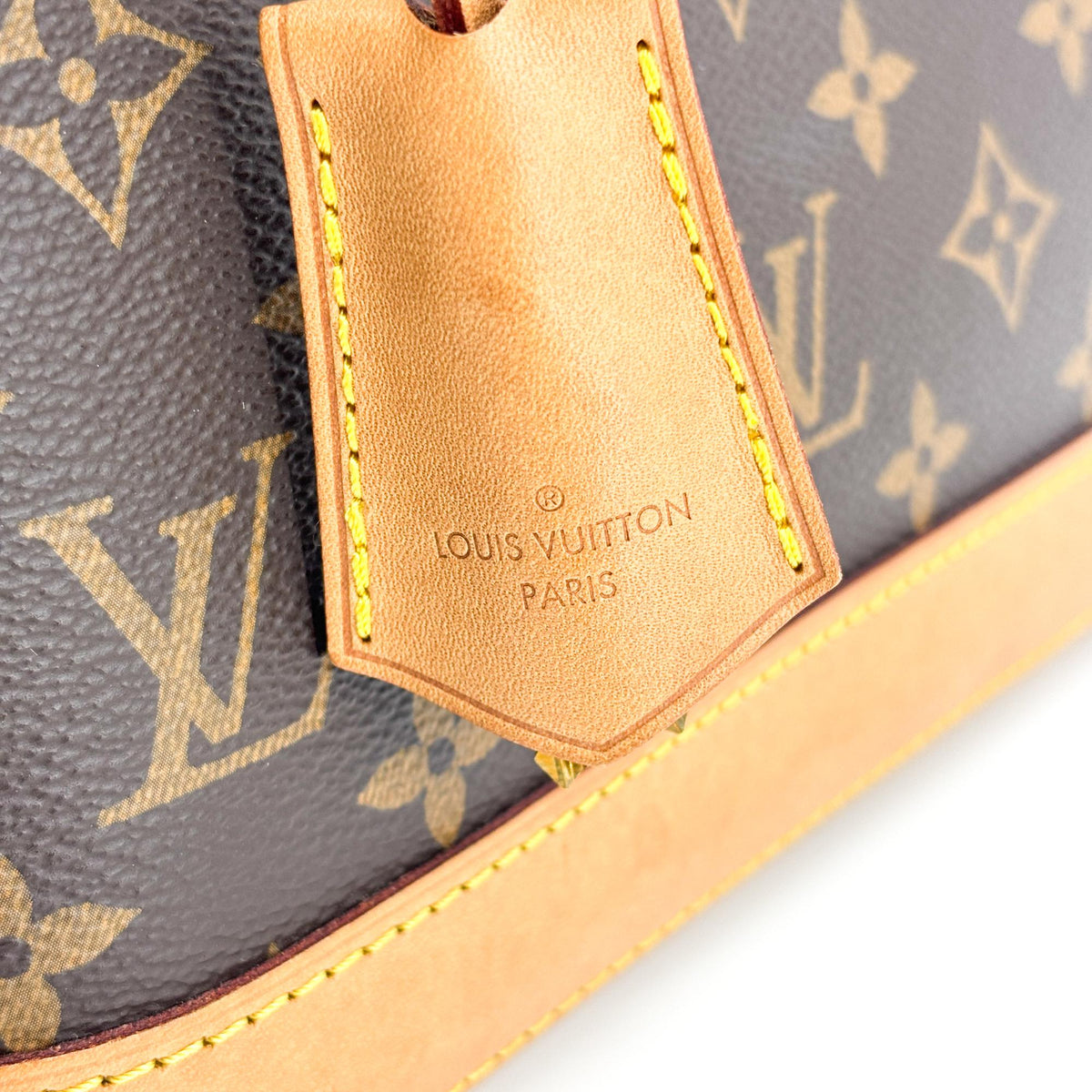 Louis Vuitton Alma Monogram Canvas Brown Canvas Handbag (Pre-Owned)