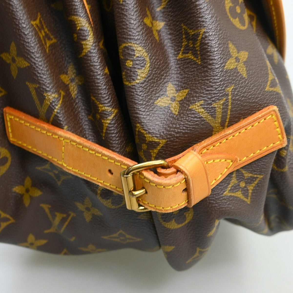 Louis Vuitton Saumur Monogram Canvas Brown Canvas Shoulder Bag Bag (Pre-Owned)