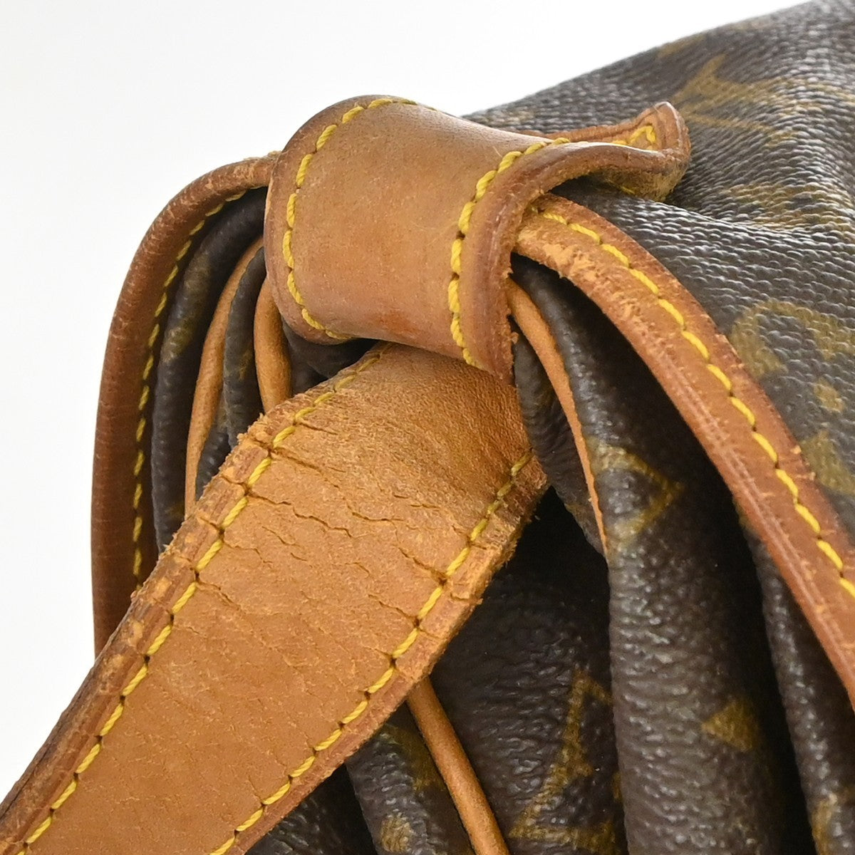 Louis Vuitton Saumur Monogram Canvas Brown Canvas Handbag (Pre-Owned)