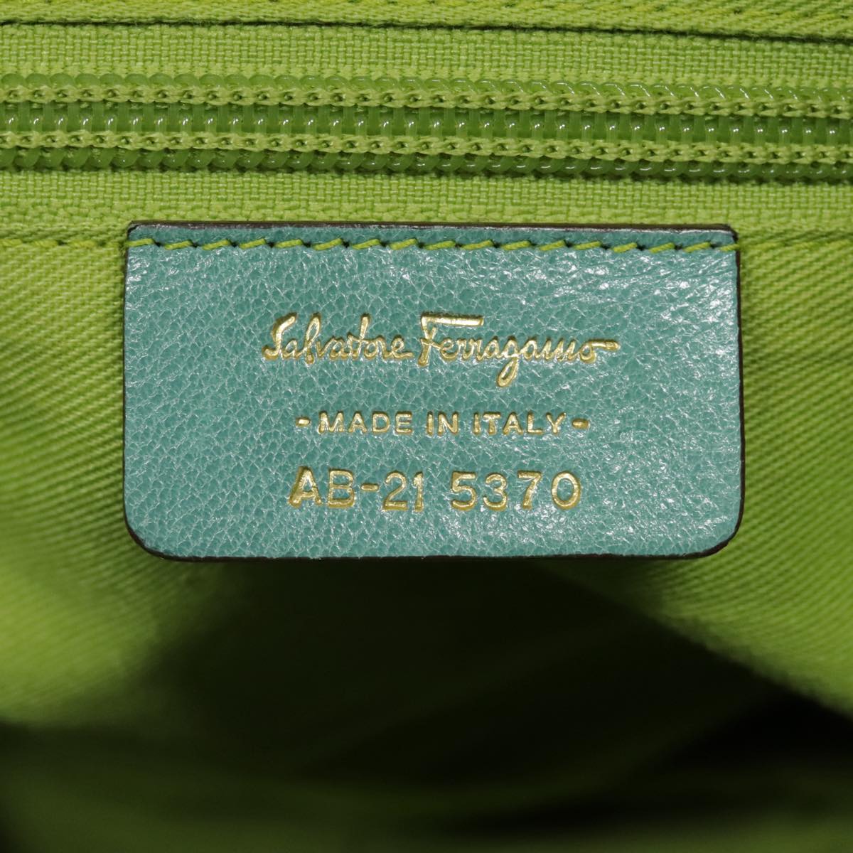 Salvatore Ferragamo Marisa Green Leather Shoulder Bag (Pre-Owned)