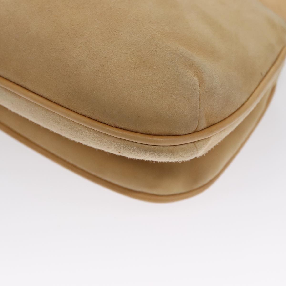 Chanel Chocolate Bar Beige Suede Shoulder Bag (Pre-Owned)