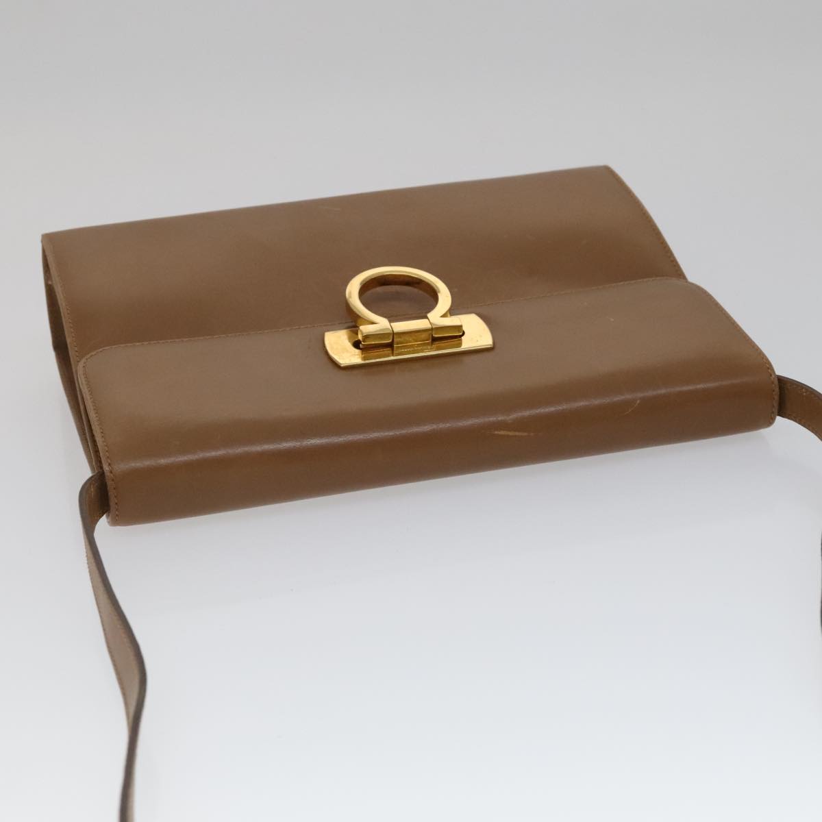 Salvatore Ferragamo Gancini Brown Leather Shoulder Bag (Pre-Owned)