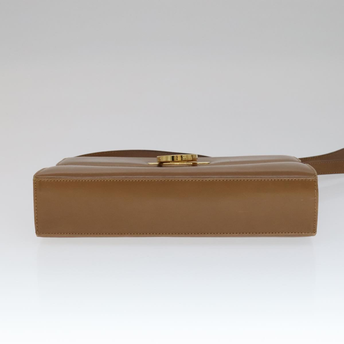 Salvatore Ferragamo Gancini Brown Leather Shoulder Bag (Pre-Owned)