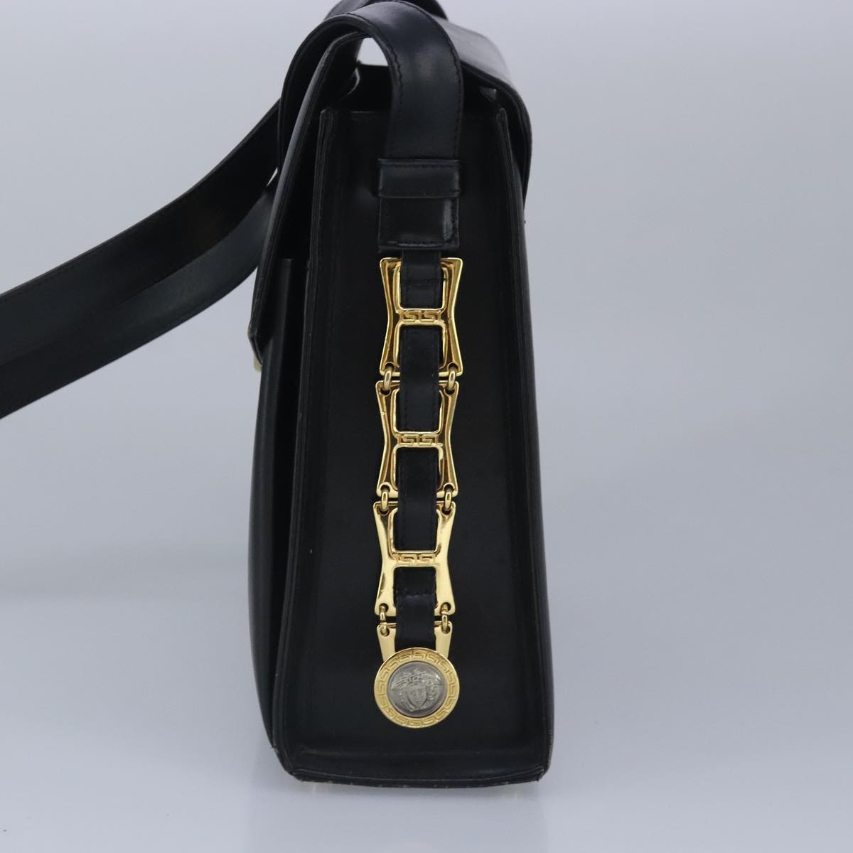 Versace Black Leather Shoulder Bag (Pre-Owned)