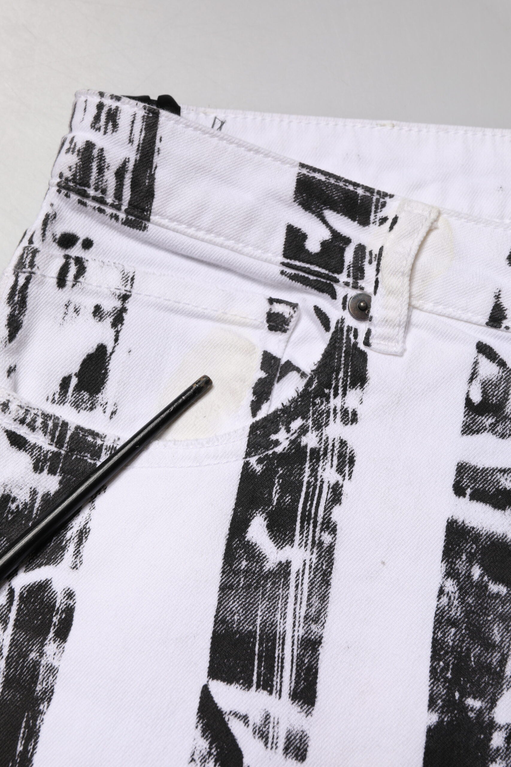 Gaelle Paris Black White Stripes Mid Waist Cropped Capri Women's Jeans (Pre-Owned)