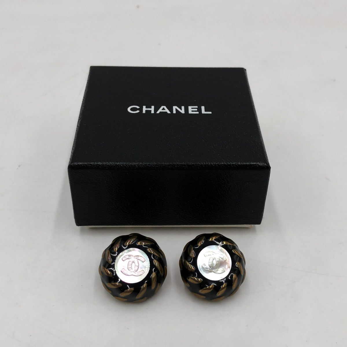 Chanel CC Button Clip-On Women's Earrings (Pre-Owned)