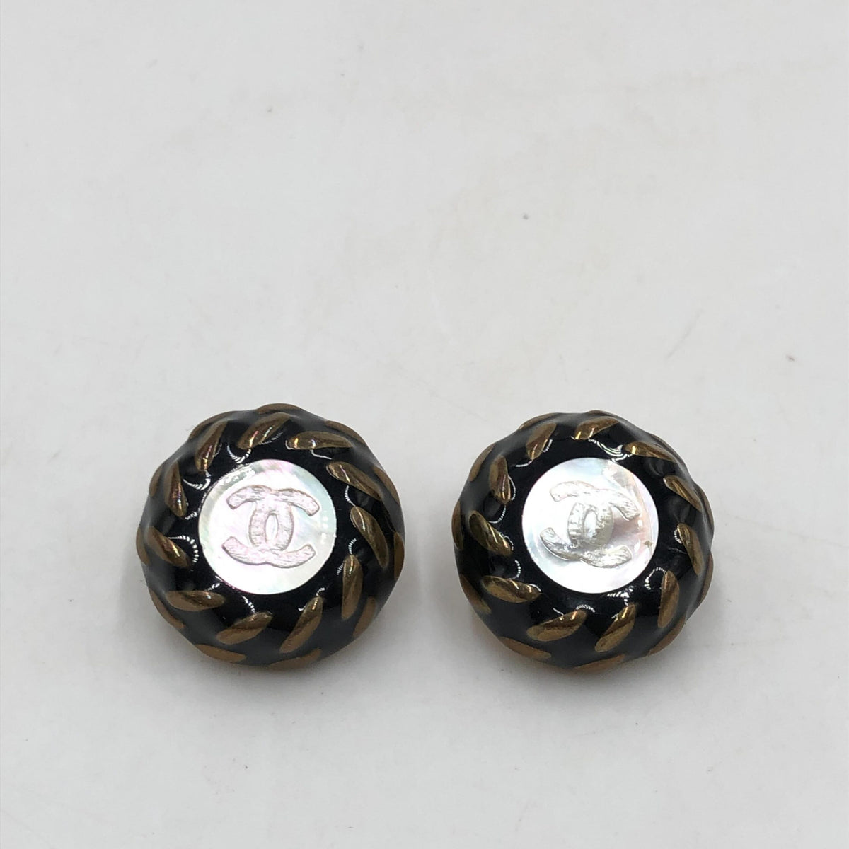 Chanel CC Button Clip-On Women's Earrings (Pre-Owned)