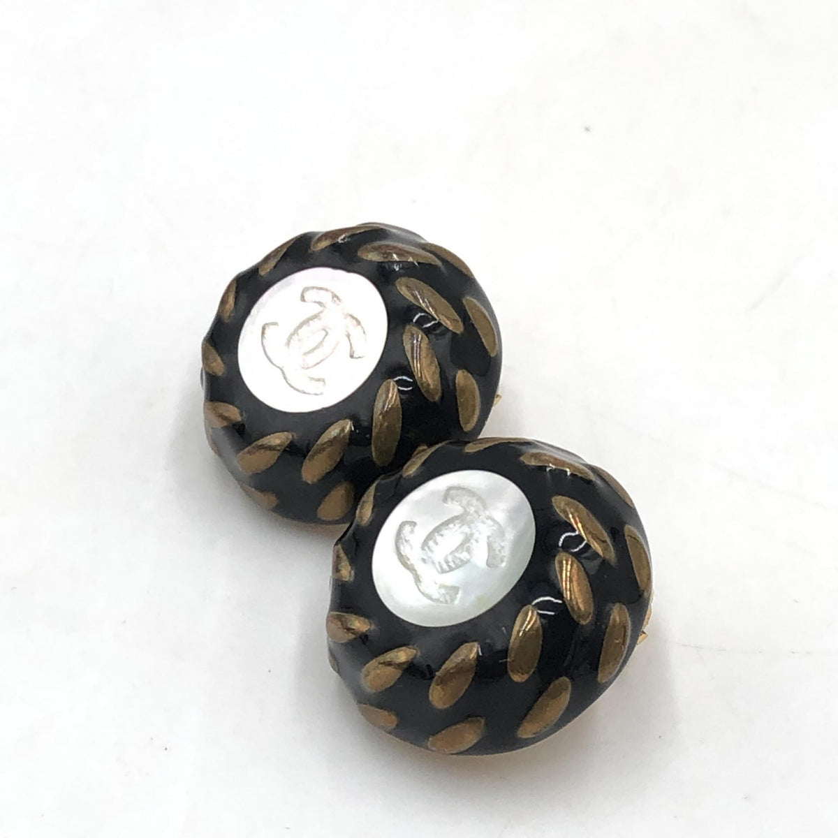 Chanel CC Button Clip-On Women's Earrings (Pre-Owned)