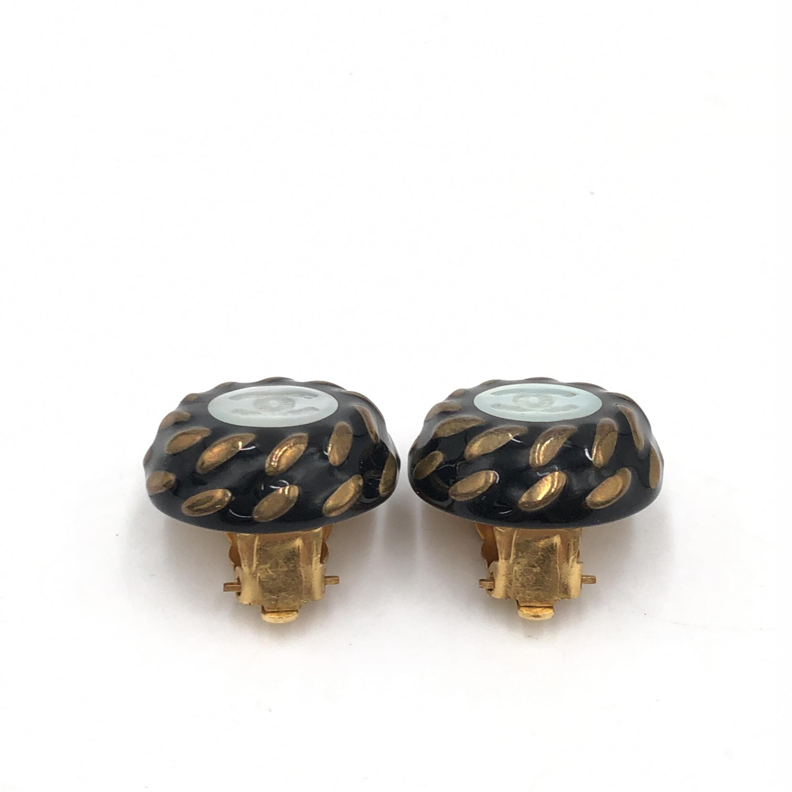 Chanel CC Button Clip-On Women's Earrings (Pre-Owned)