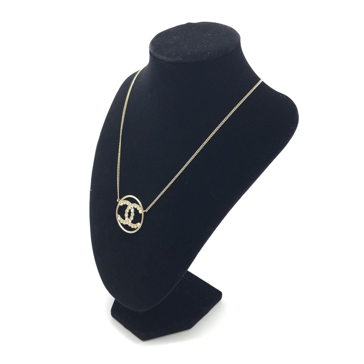 Chanel Gold Tone CC Circle Pendant Women's Necklace (Pre-Owned)