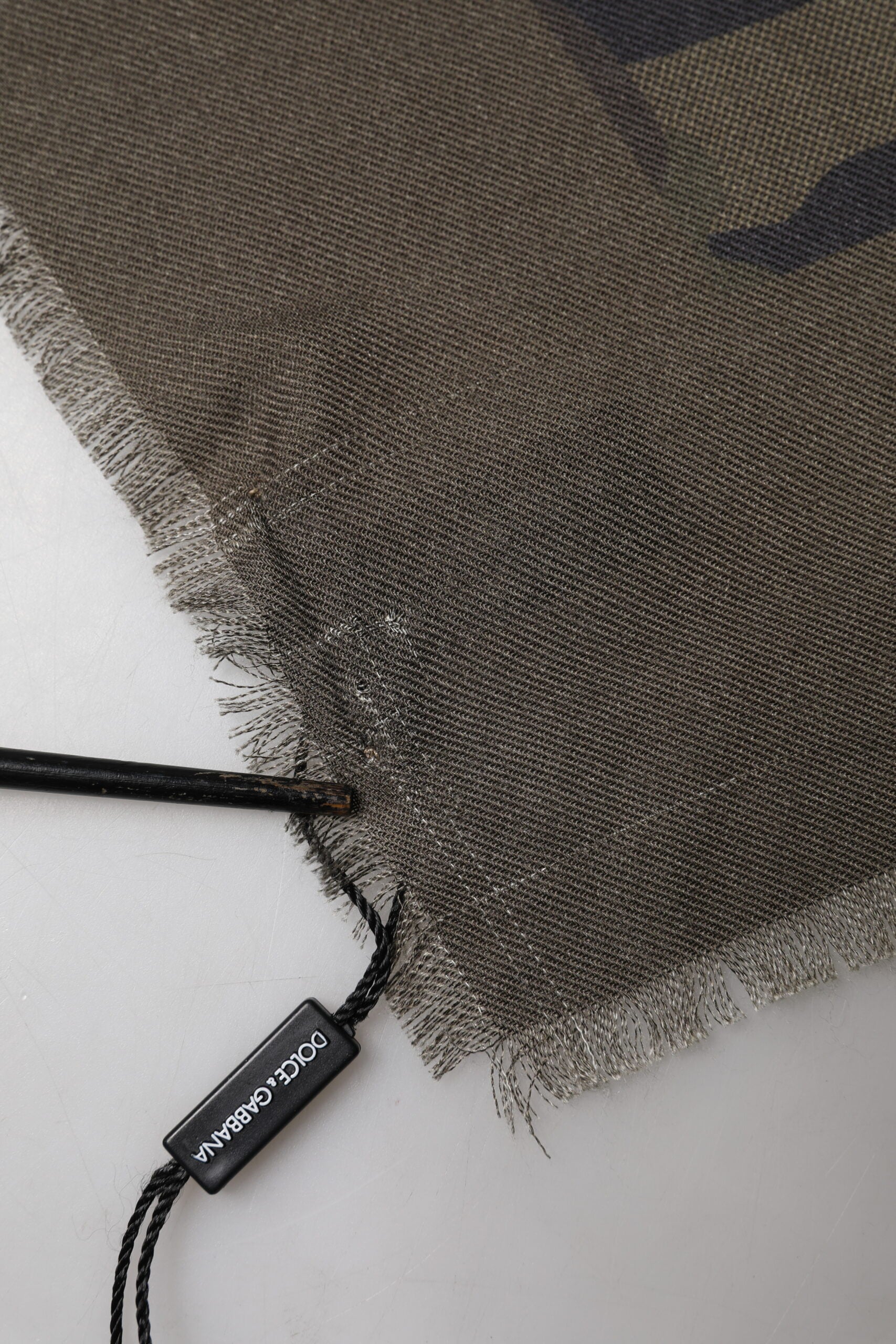Dolce & Gabbana Green Camouflage Logo Cashmere 138cm x 137cm Men Men's Scarf (Pre-Owned)