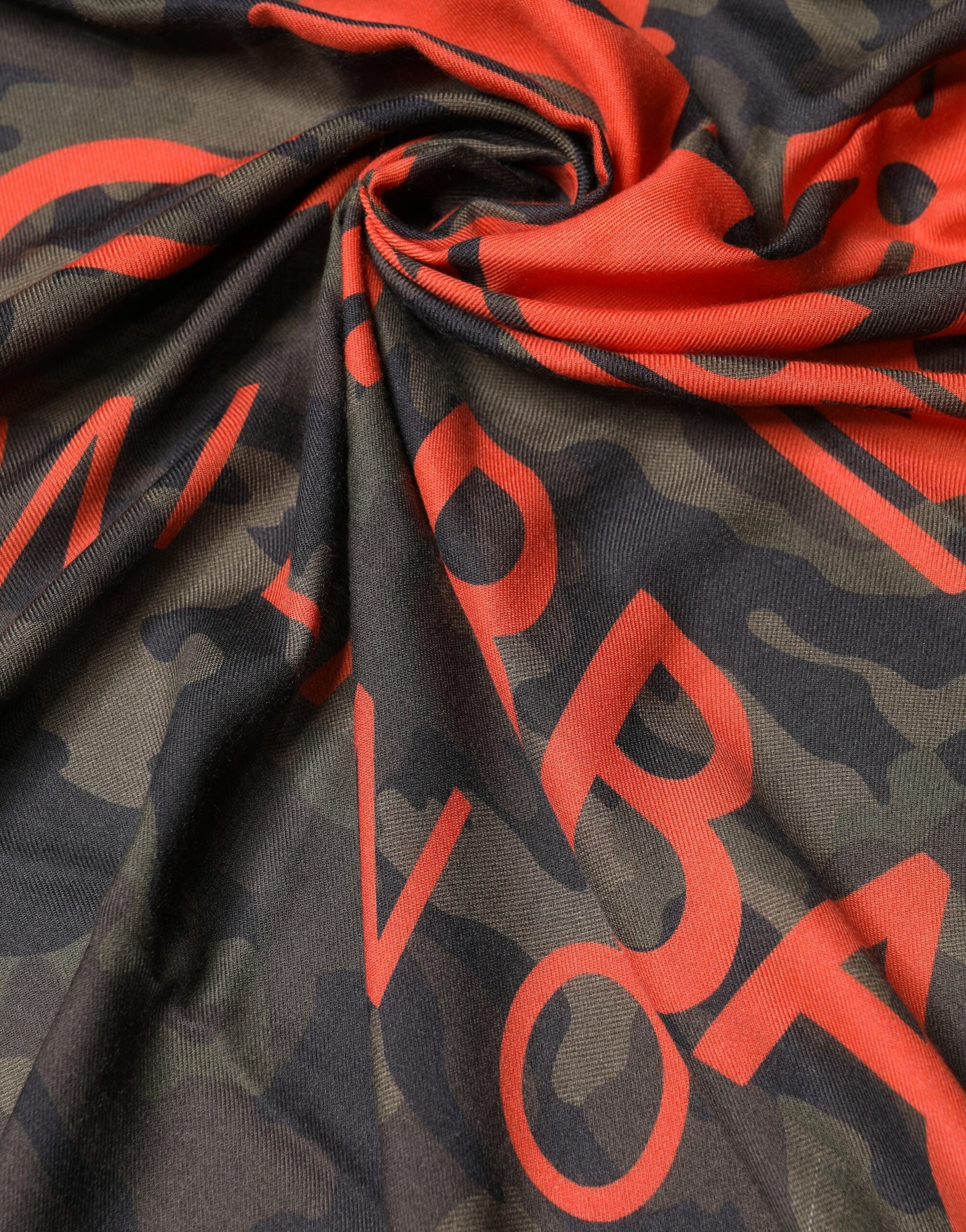 Dolce & Gabbana Green Camouflage Logo Cashmere 138cm x 137cm Men Men's Scarf (Pre-Owned)