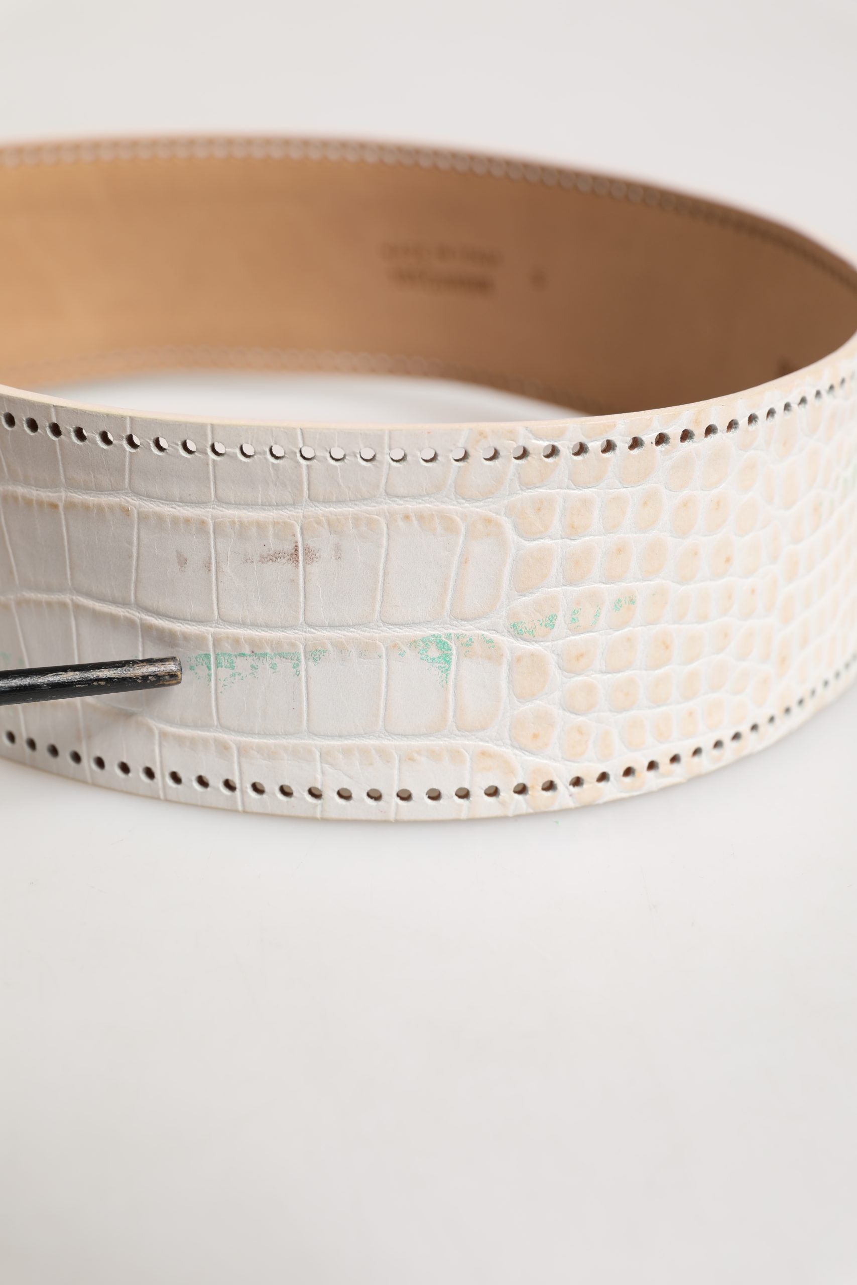 Scervino Street White Textured Leather Wide SilverMetal Buckle Women's Belt (Pre-Owned)
