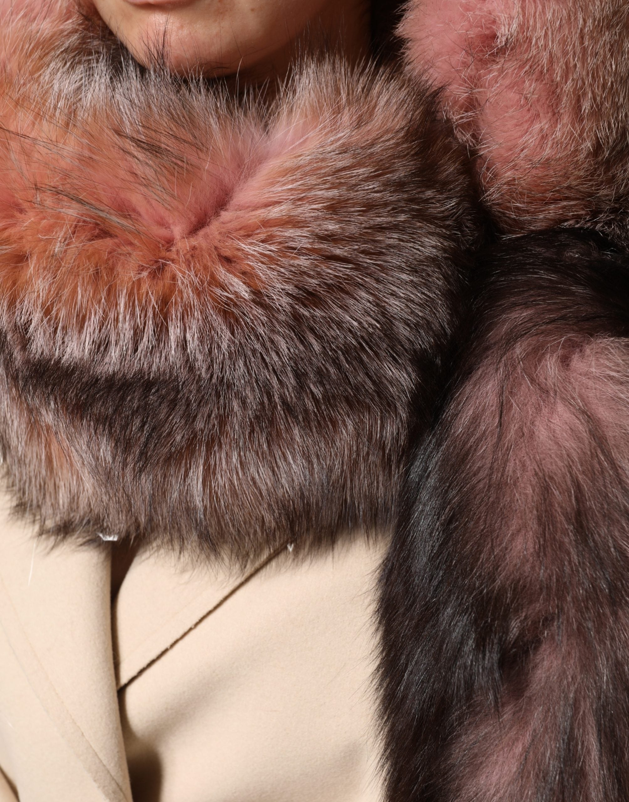 Dolce & Gabbana Pink Frost Fox Fur Neck Warmer Winter Women's Scarf