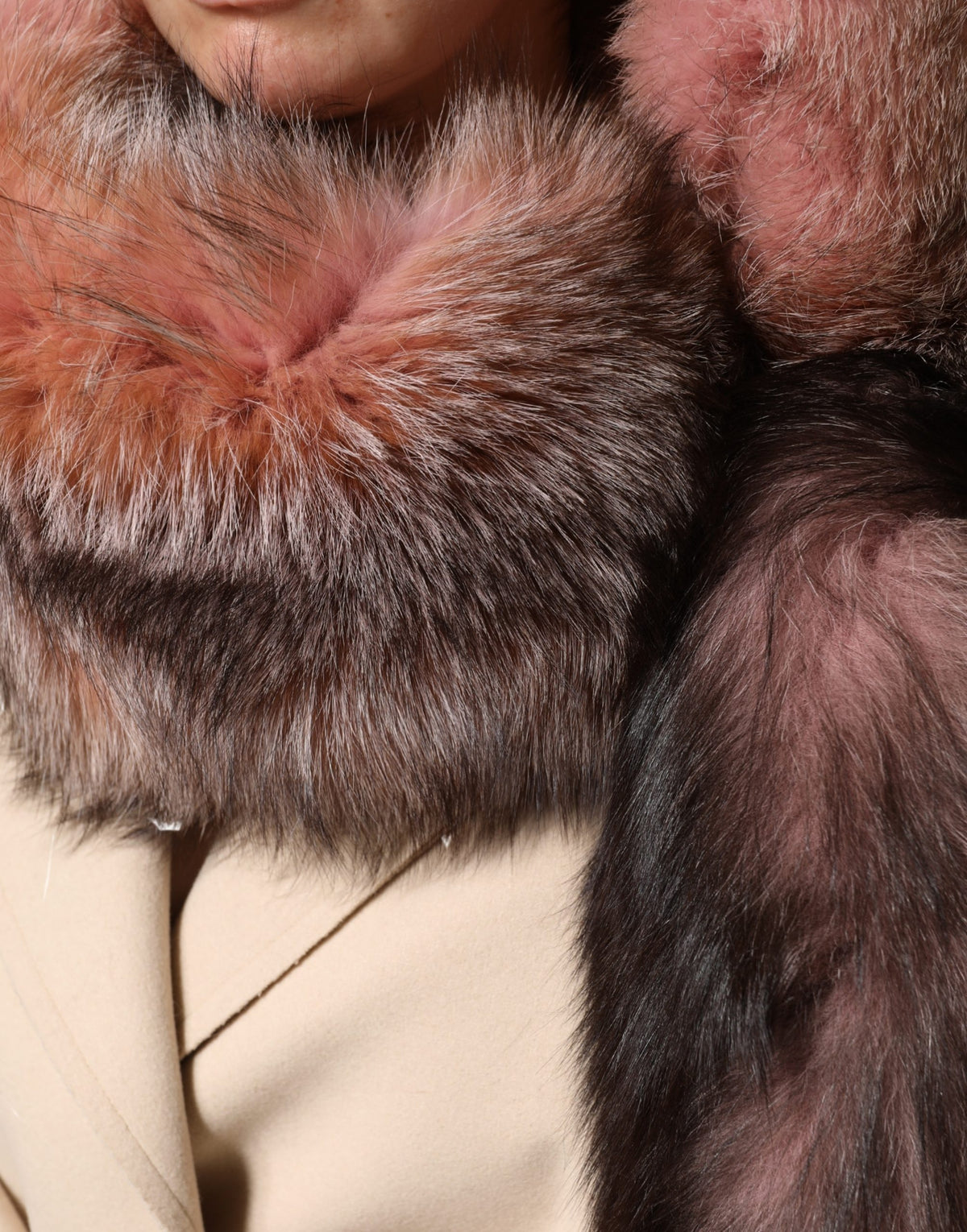 Dolce & Gabbana Pink Frost Fox Fur Neck Warmer Winter Women's Scarf