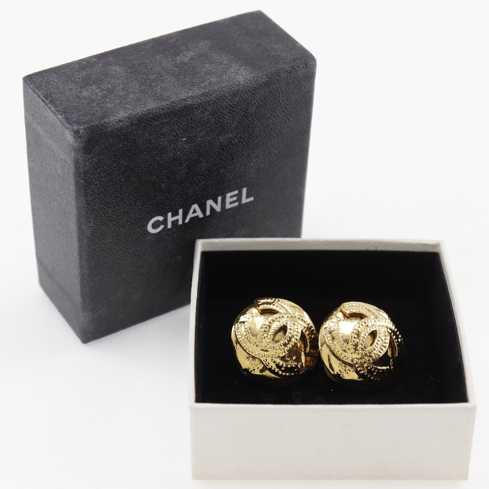 Chanel Cc Gold Gold Plated Earring Jewelry (Pre-Owned)