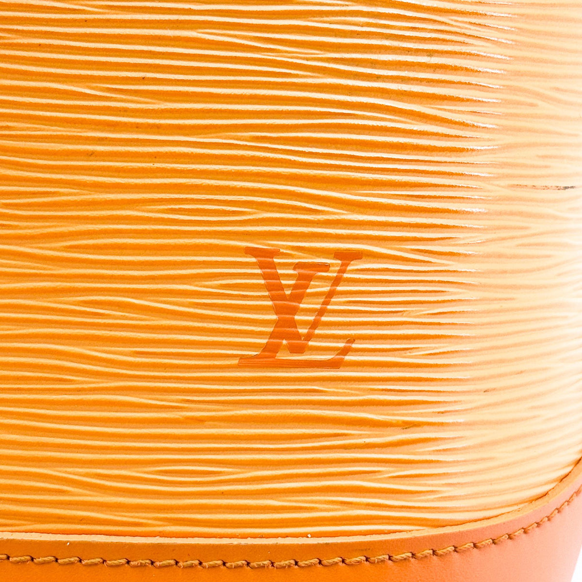 Louis Vuitton Alma Epi Leather Orange Leather Handbag (Pre-Owned)