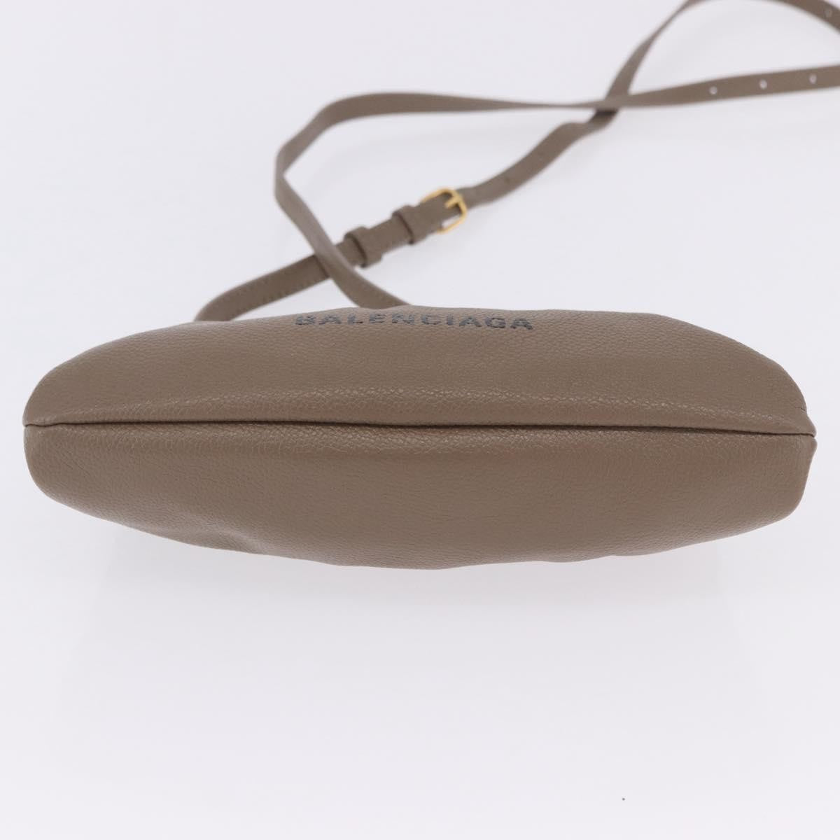 Balenciaga Cloud Clutch Leather Beige Leather Clutche & Pouche Bag (Pre-Owned)