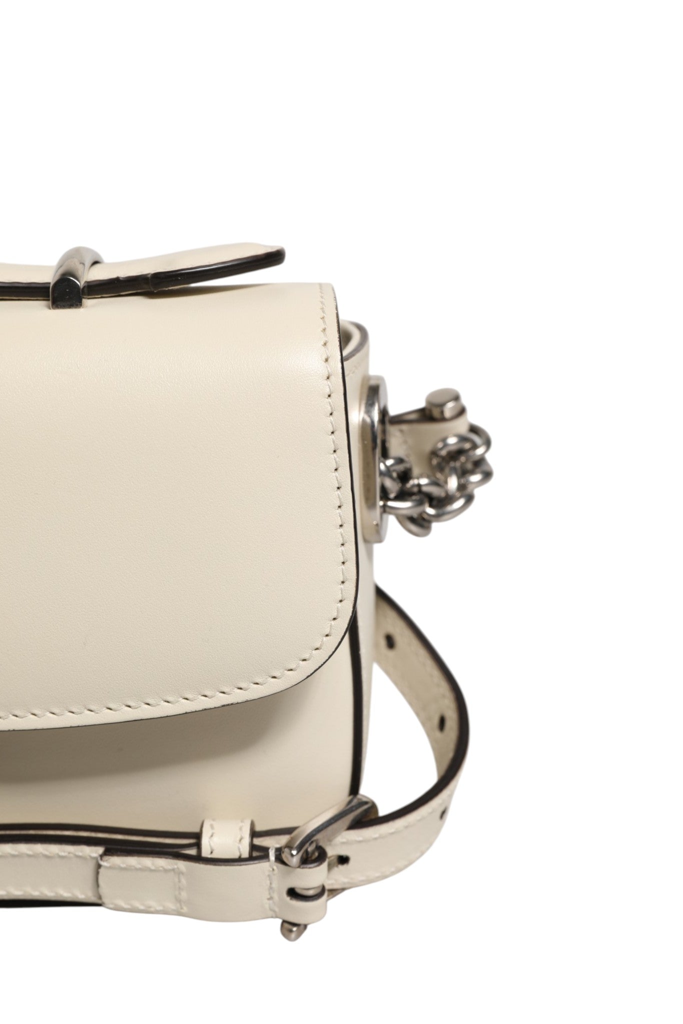 Gucci Petite GG Flap Shoulder Women's Bag (Pre-Owned)