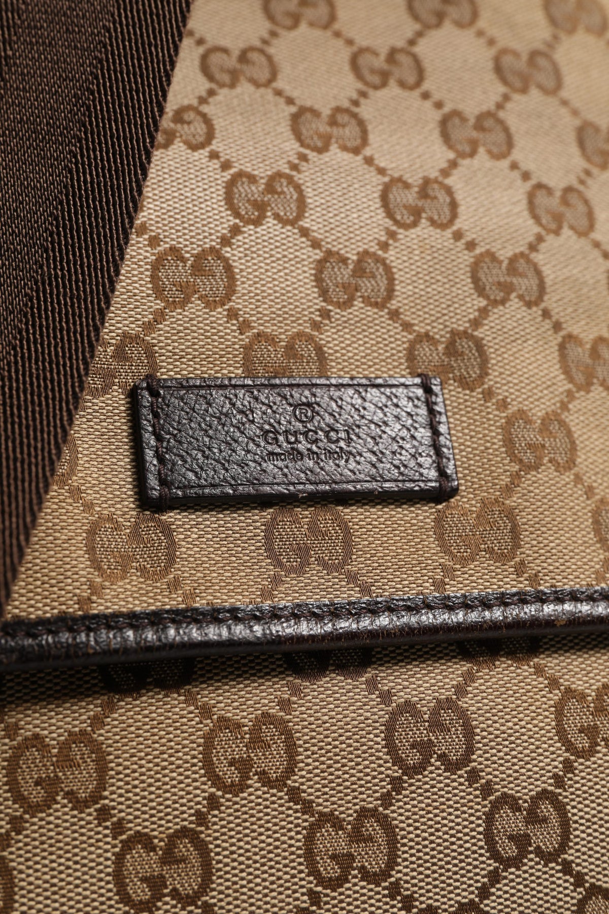 Gucci GG Canvas Flap Messenger Women's Bag (Pre-Owned)