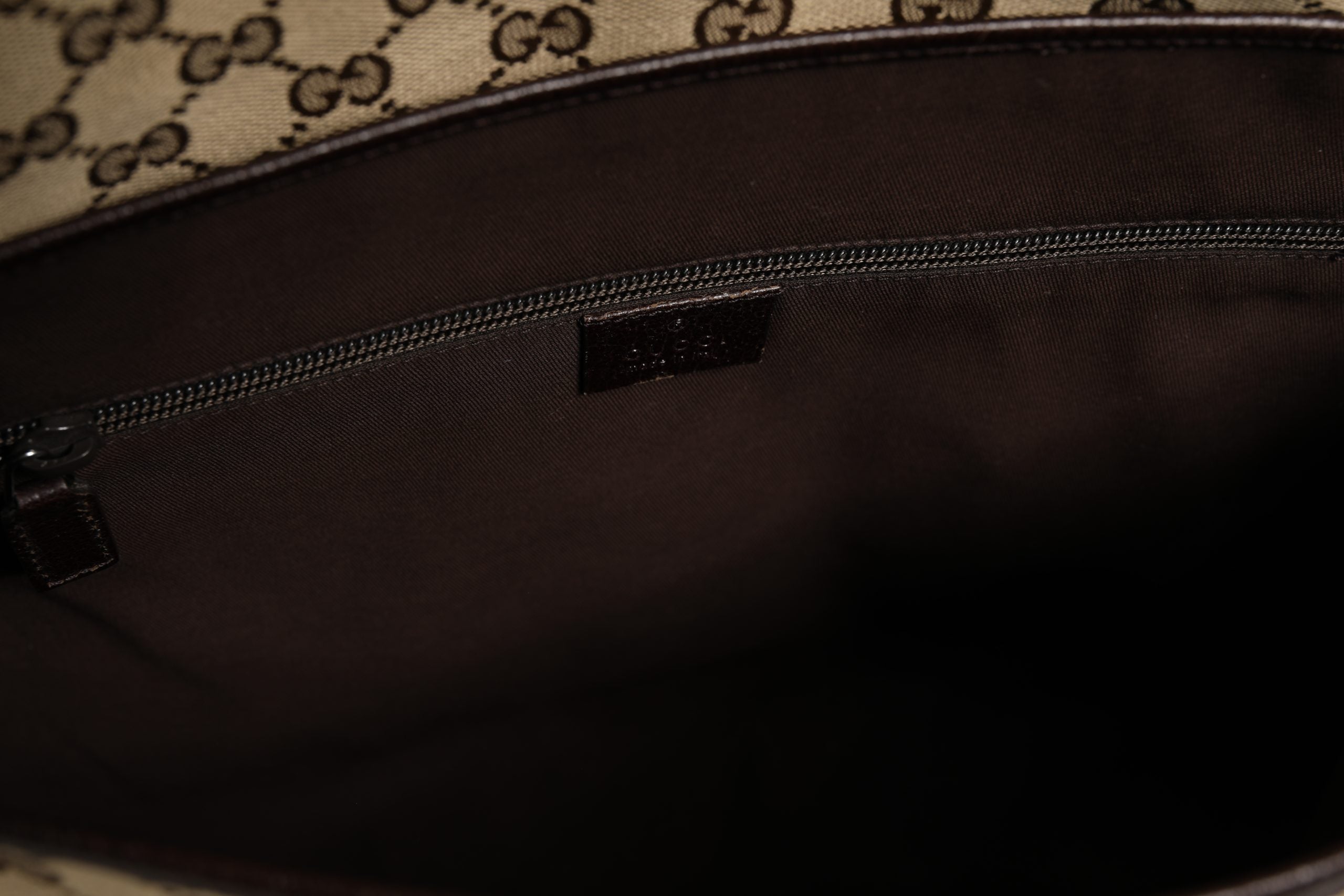 Gucci GG Canvas Flap Messenger Women's Bag (Pre-Owned)