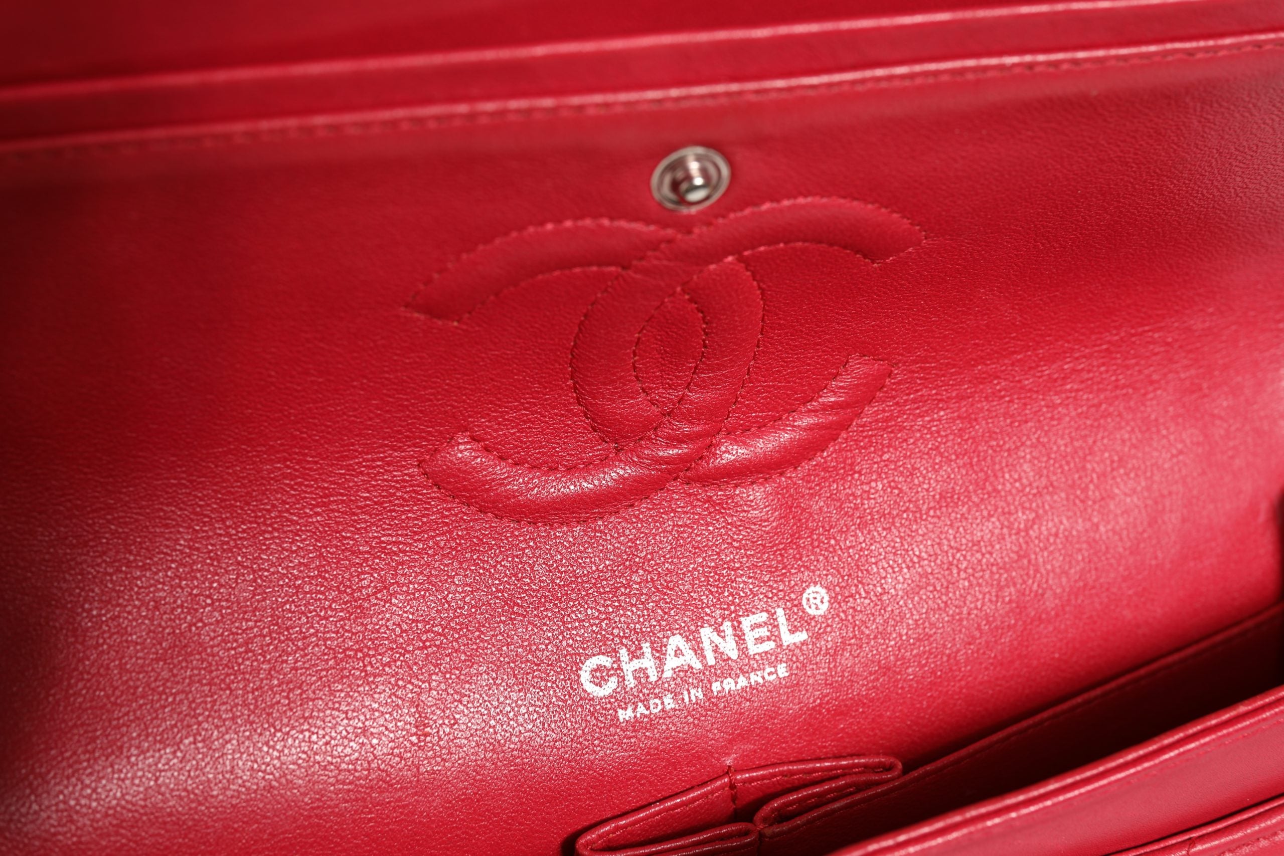 Chanel Classic 25 Medium Flap Women's Bag (Pre-Owned)