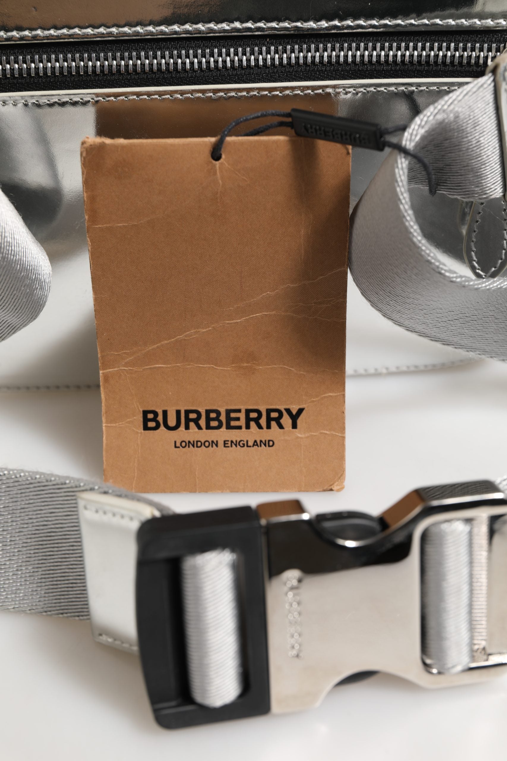 Burberry Belt bag Silver in Women's Synthetic (Pre-Owned)
