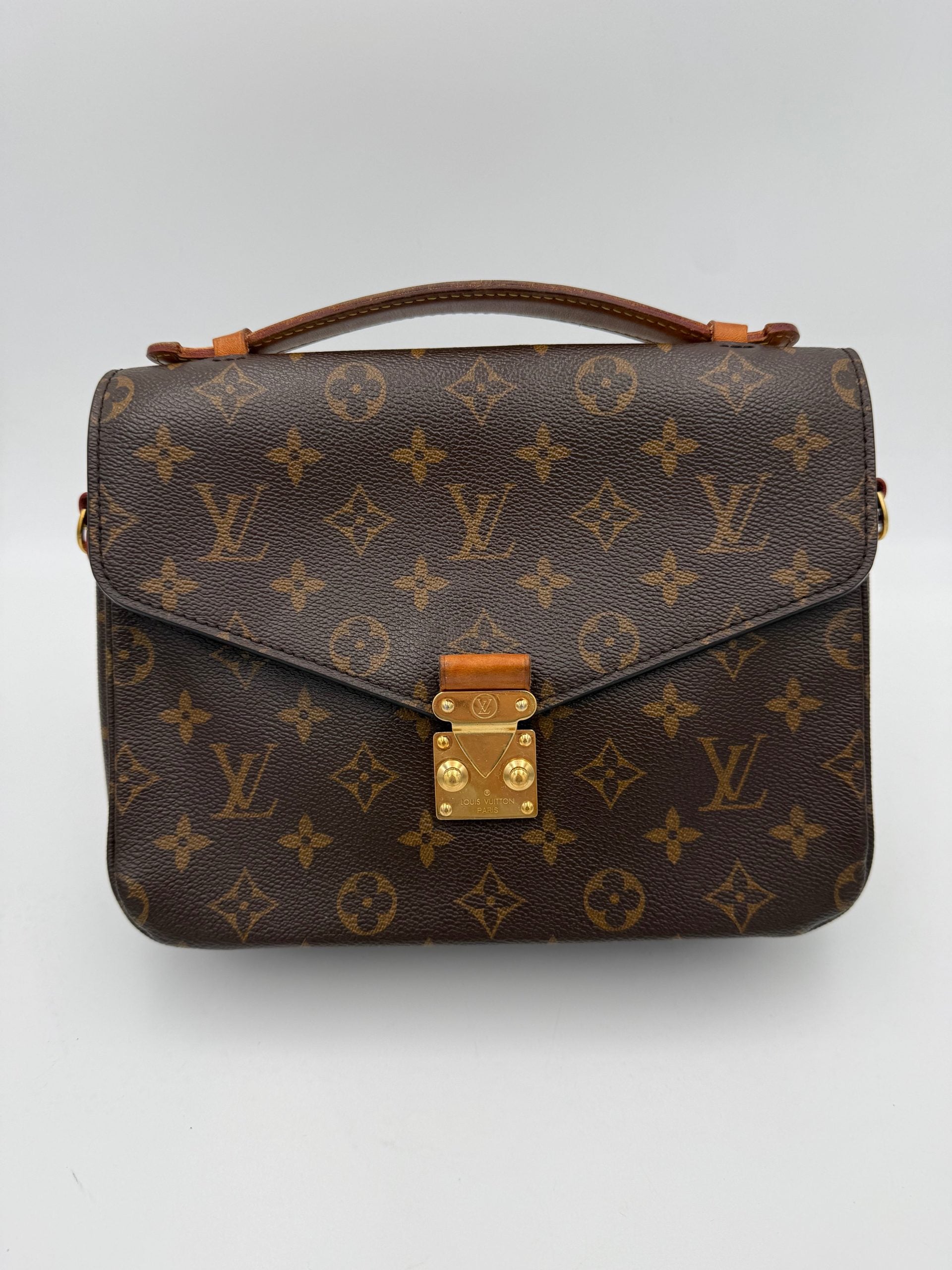 Louis Vuitton LOUIS VUITTON METIS Monogram Handbag (Pre-Owned)