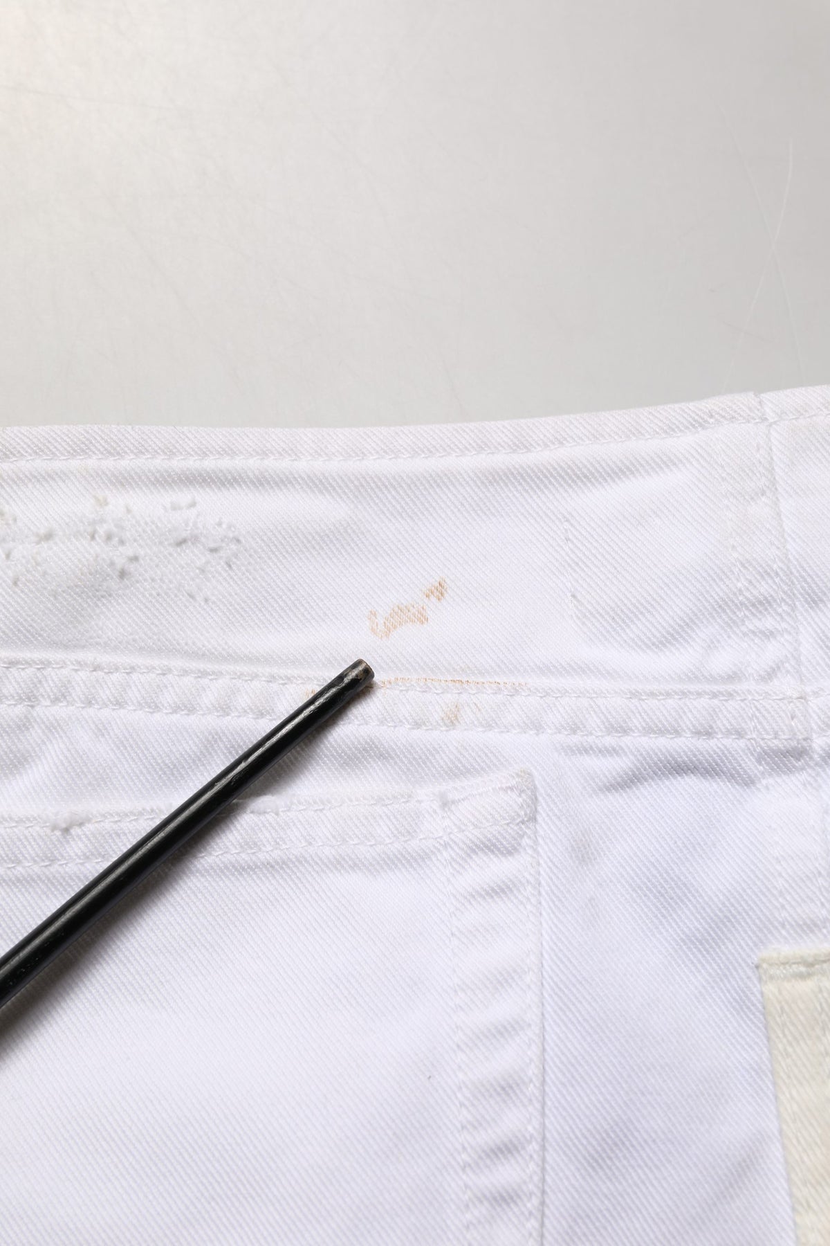 Dolce & Gabbana White Distressed Cotton Denim Mini Women's Skirt (Pre-Owned)