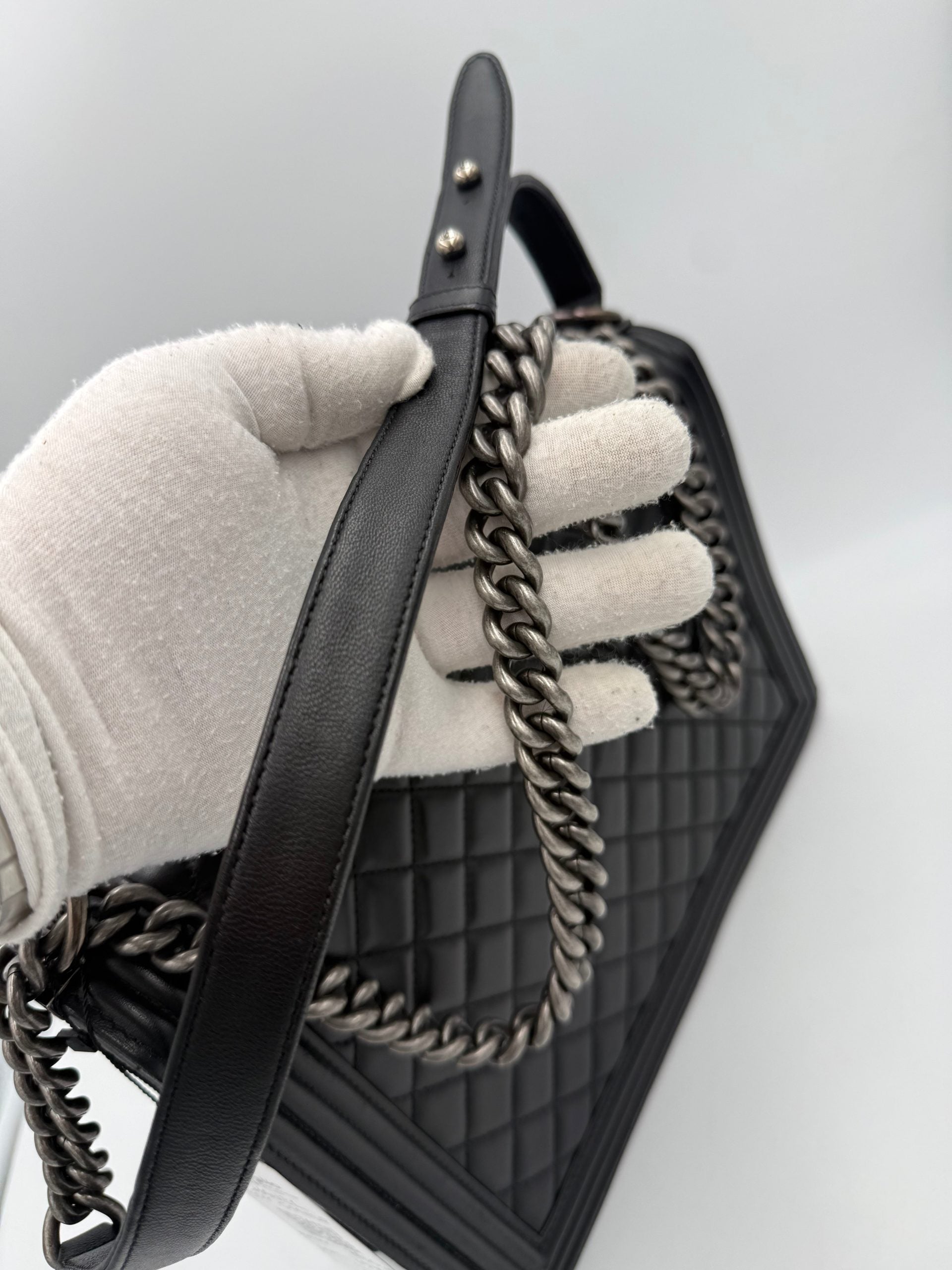Chanel Bicolor Leather Women's Handbag (Pre-Owned)