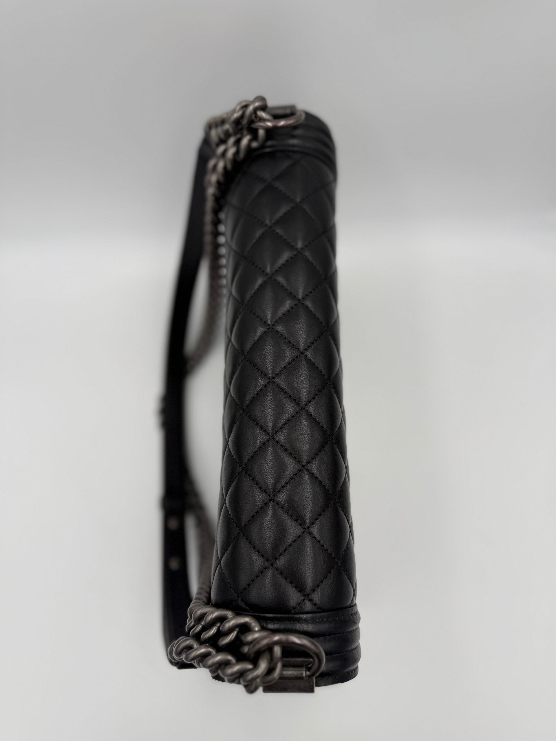 Chanel Bicolor Leather Women's Handbag (Pre-Owned)