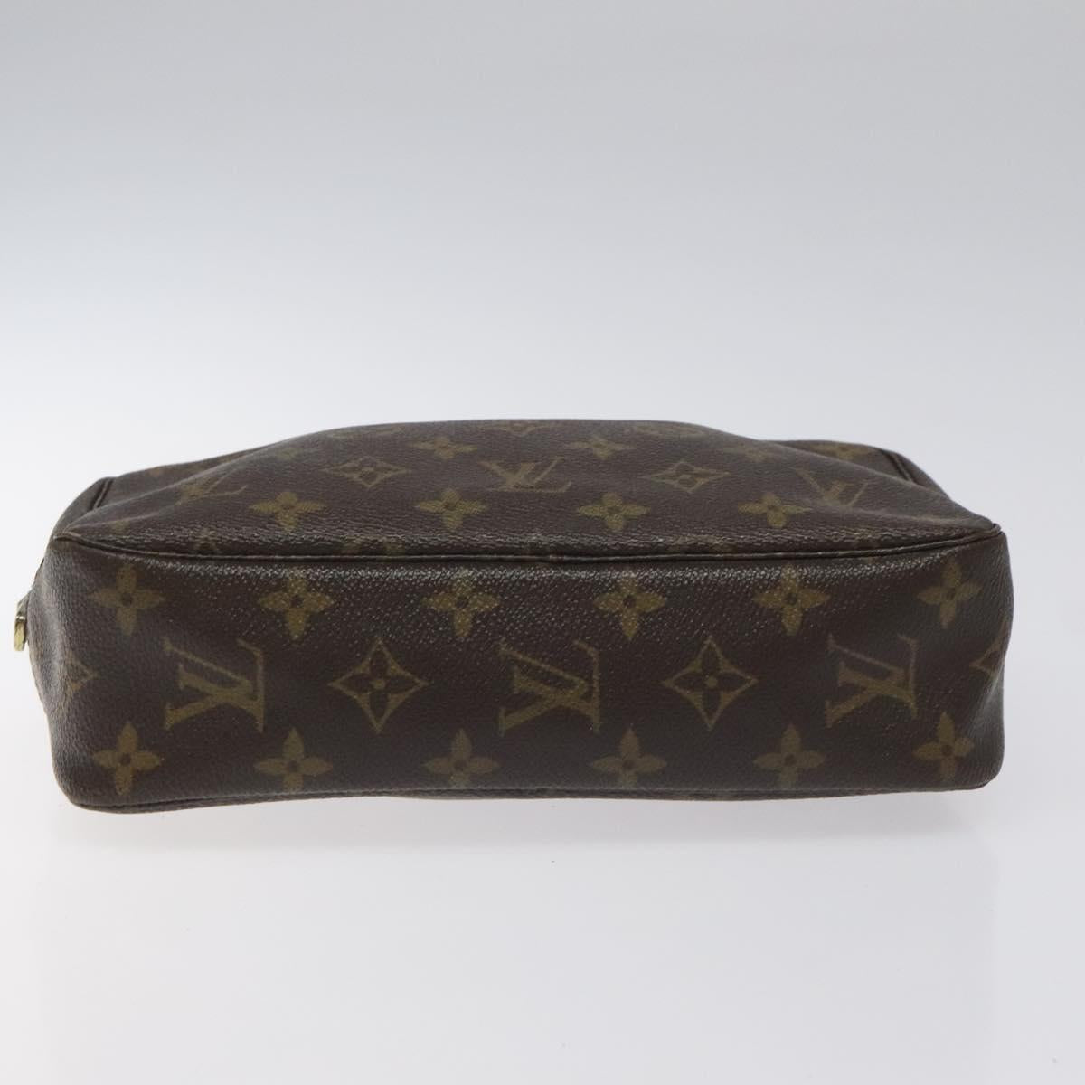 Louis Vuitton Truth Toilette 23 Brown Canvas Clutch Bag (Pre-Owned)