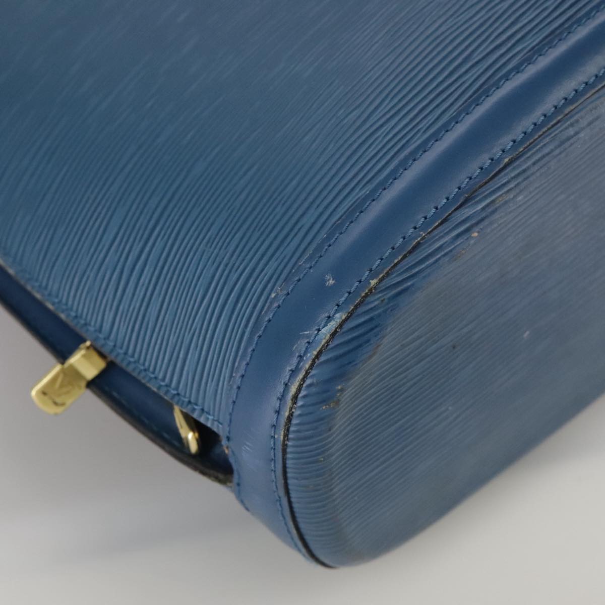 Louis Vuitton Lussac Blue Leather Shoulder Bag (Pre-Owned)