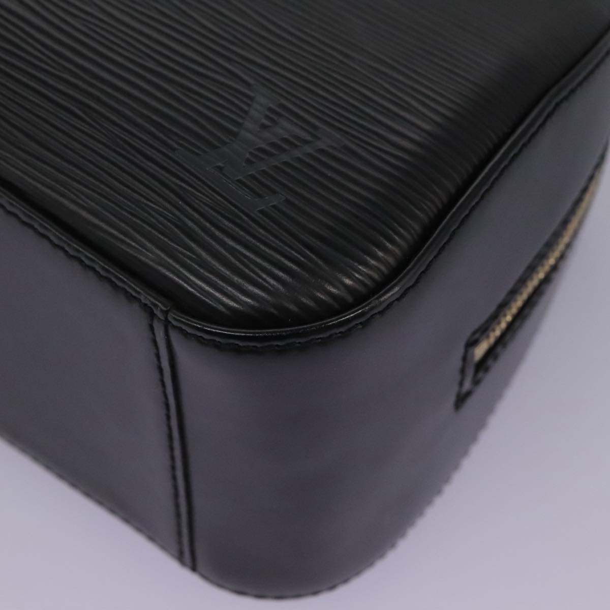 Louis Vuitton Jasmine Black Leather Handbag (Pre-Owned)