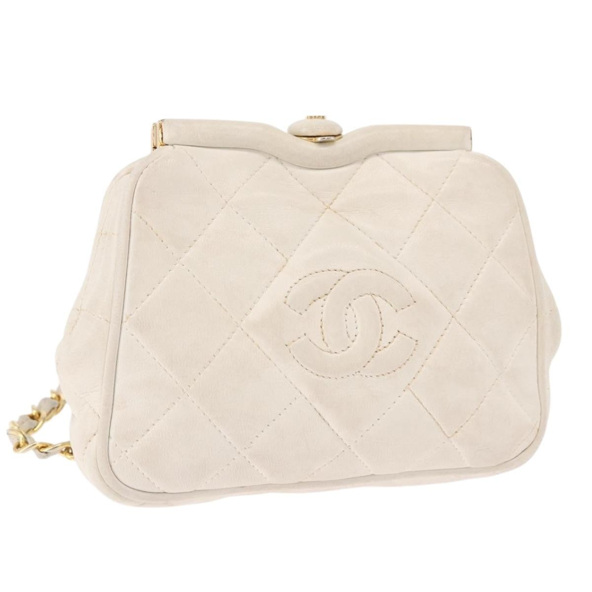 Chanel Vintage Diamond Cc Tassel Quilted Leather White Leather Shoulder Bag Bag (Pre-Owned)