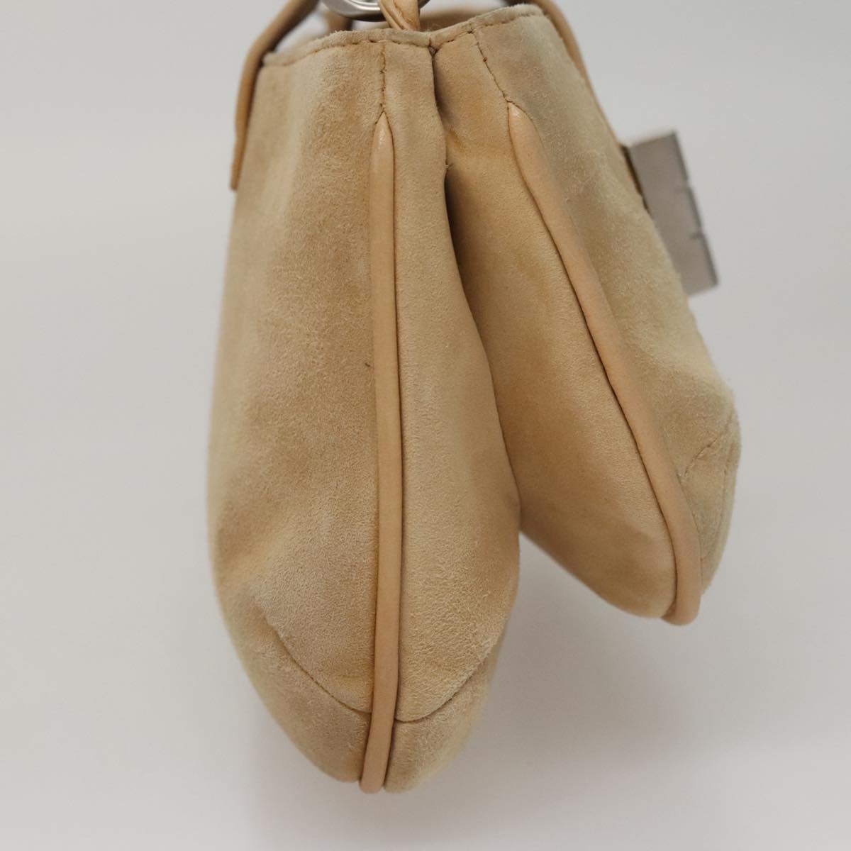 Chanel Chocolate Bar Beige Suede Shoulder Bag (Pre-Owned)