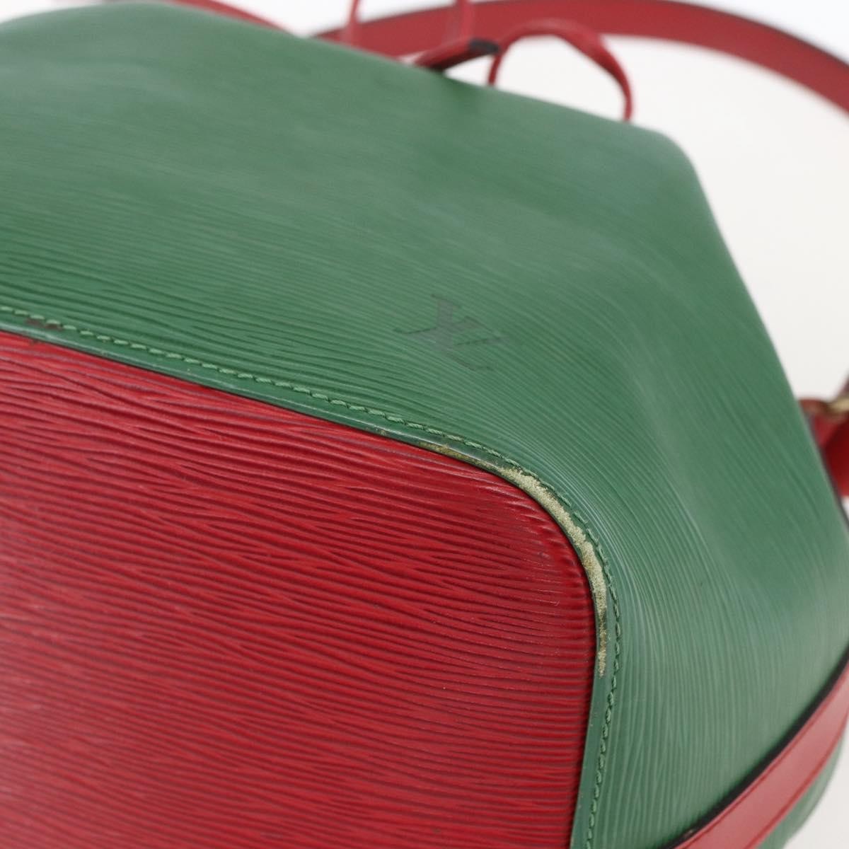 Louis Vuitton Bicolor Petit Noe Epi Leather Green Leather Shoulder Bag Bag (Pre-Owned)