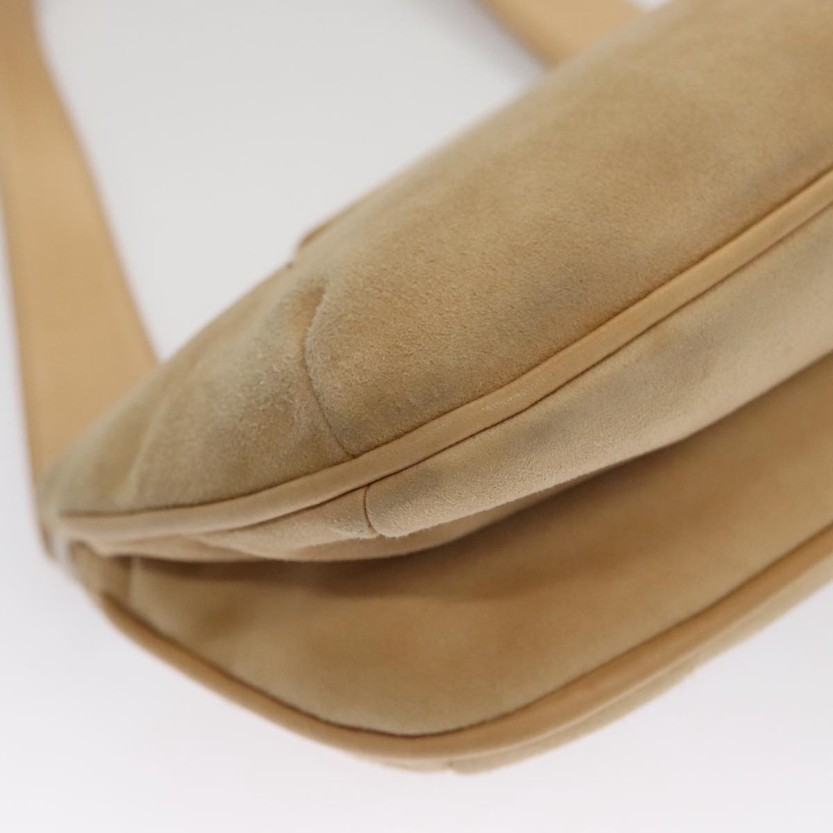 Chanel Chocolate Bar Beige Suede Shoulder Bag (Pre-Owned)