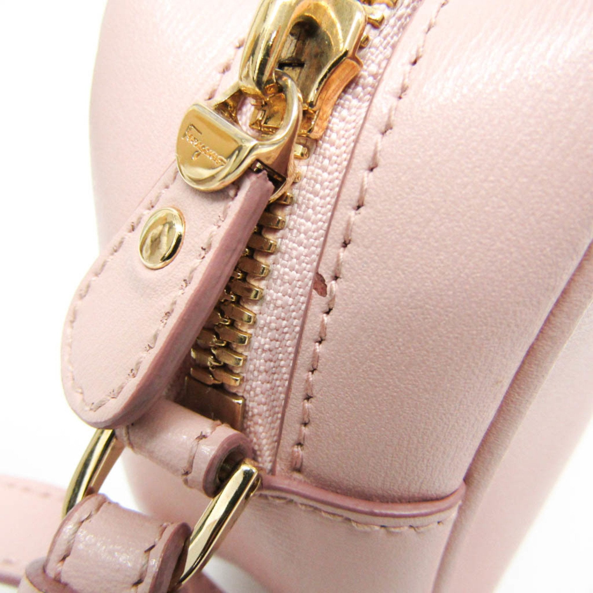 Salvatore Ferragamo Gancini Pink Leather Clutch Bag (Pre-Owned)