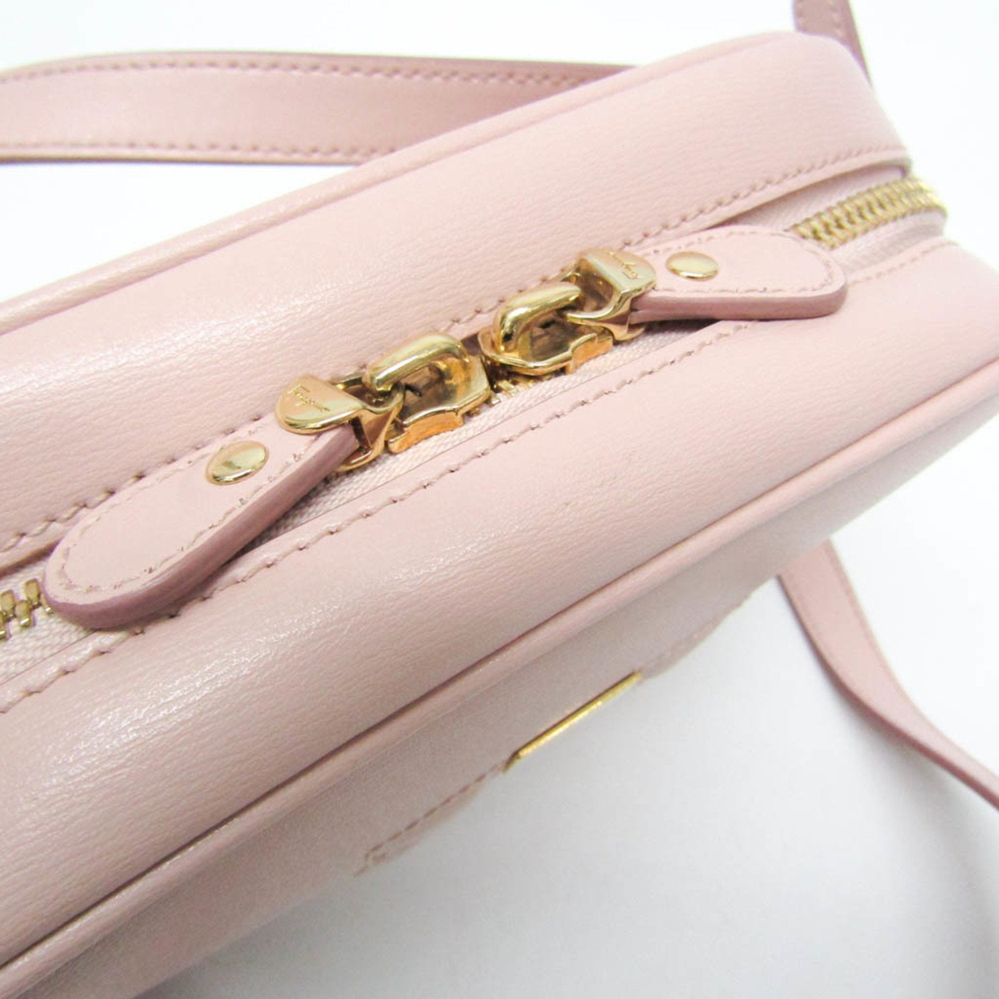 Salvatore Ferragamo Gancini Pink Leather Clutch Bag (Pre-Owned)