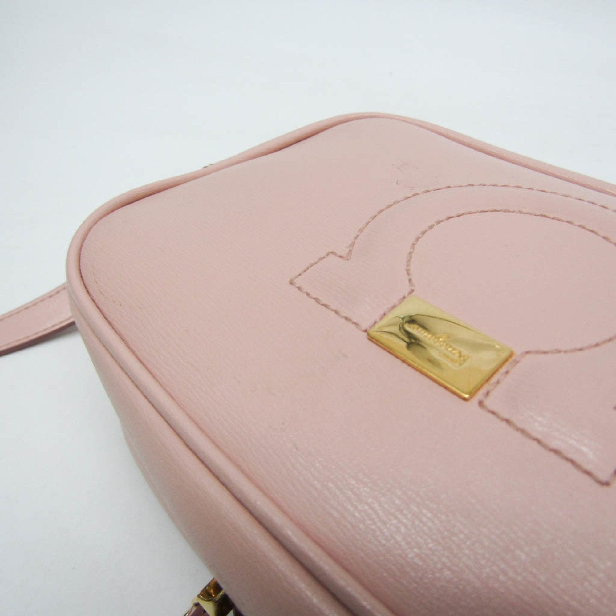 Salvatore Ferragamo Gancini Pink Leather Clutch Bag (Pre-Owned)