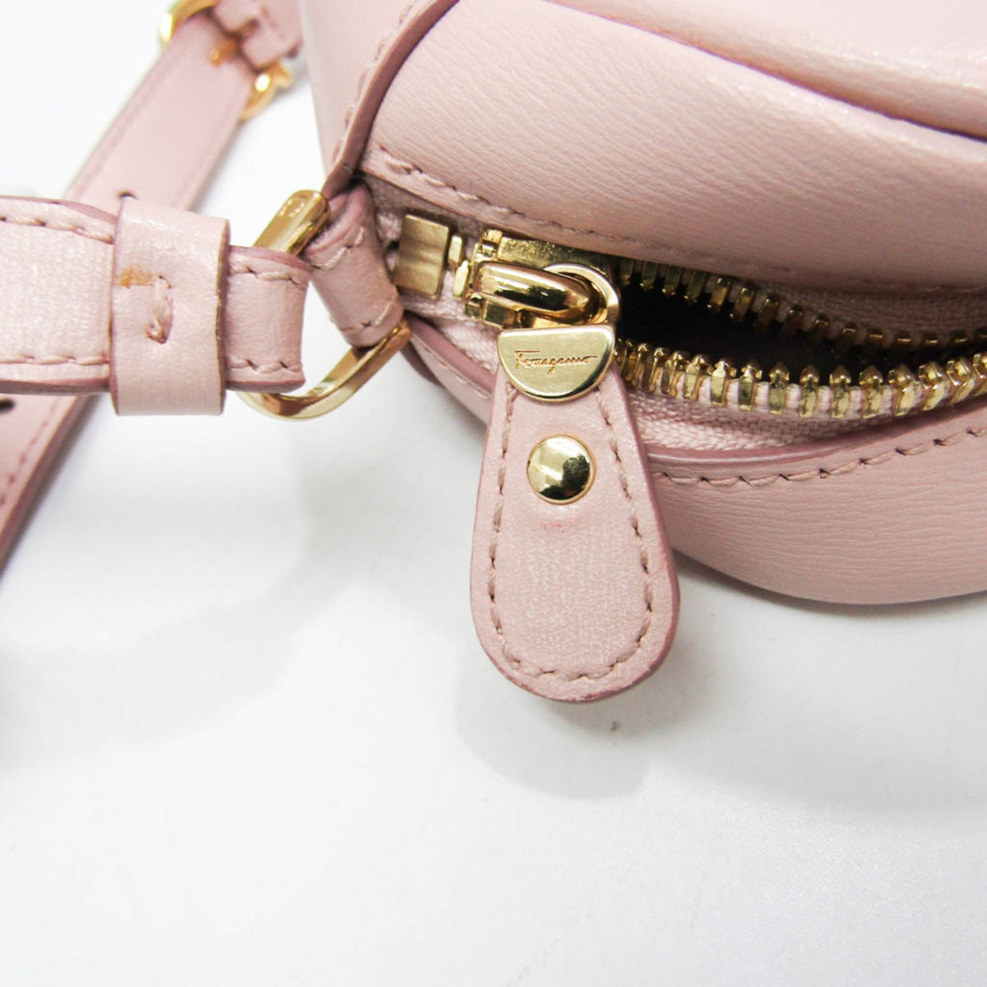 Salvatore Ferragamo Gancini Pink Leather Clutch Bag (Pre-Owned)