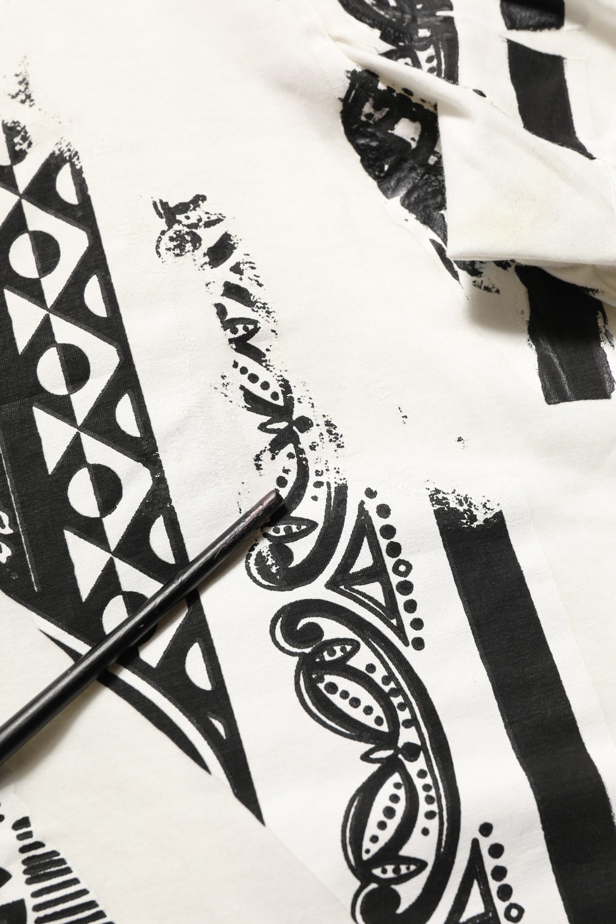 Dolce & Gabbana White Bandana Print Cotton Crew Neck Men's T-shirt (Pre-Owned)