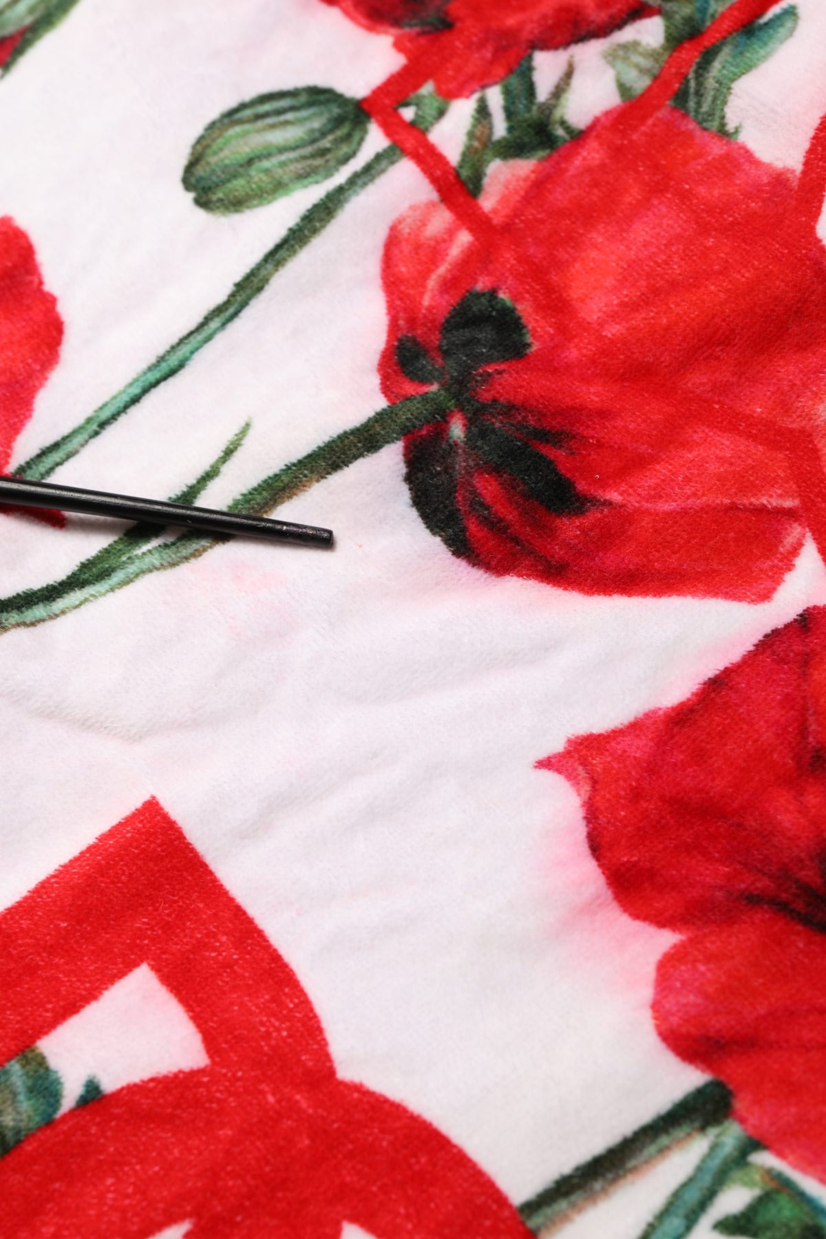 Dolce & Gabbana White Floral Poppy Print DG Logo Beach Women's Towel (Pre-Owned)