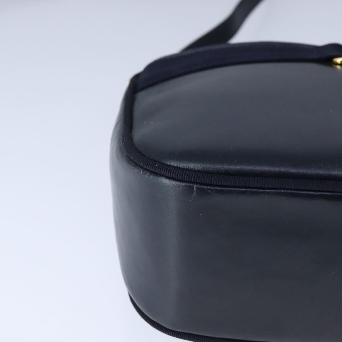 Salvatore Ferragamo Vara Navy Leather Shoulder Bag (Pre-Owned)