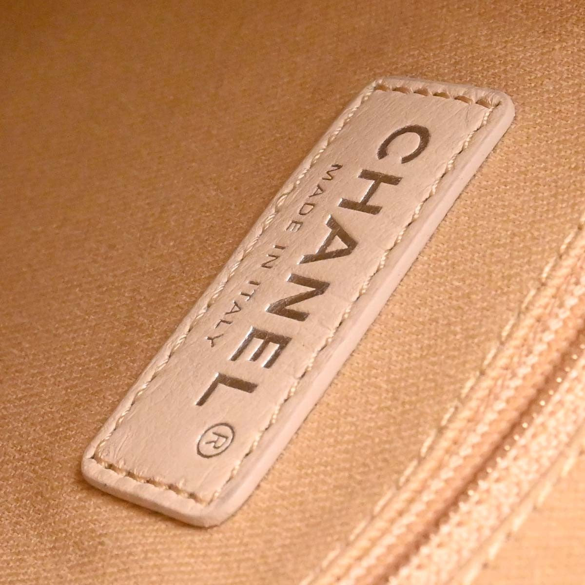 Chanel Cc Top Handle Bucket Stitched Calfskin White Leather Handbag (Pre-Owned)